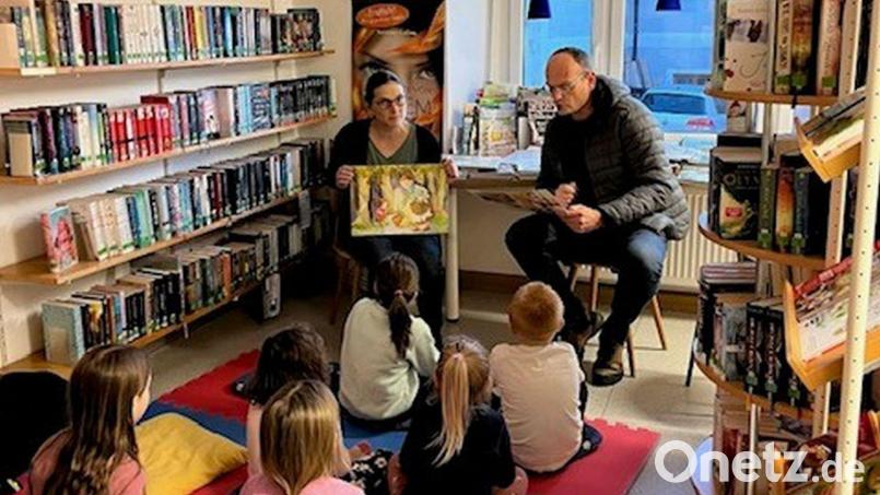 Margit und Gerhard Dobmeier waren zwei der Vorleser in der Kastler Bücherei. Bild: Pfarrbücherei Kastl bei Kemnath/exb