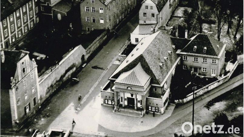 Diese undatierte Aufnahme zeigt das Park-Theater, ehemals ein Kino, heute Pizzeria, von oben. Das Stadtmuseum sucht für eine Sonderausstellung zum Thema Amberger Kinogeschichte(n) Leihgaben. Bild: Archiv Amberger Zeitung/ exb