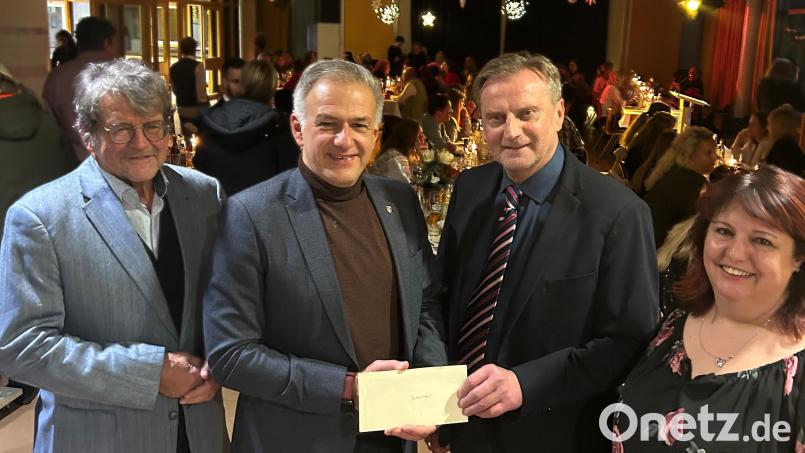 Von link Stiftungsvorstandsmitglied Friedrich Wölfl, Stiftungsvorstandsvorsitzender Roland Grillmeier, Geschäftsführer Berthold Kellner und Verwaltungsleiterin Astrid Eisner. Bild: Lebenshilfe Kreisverband Tirschenreuth/exb