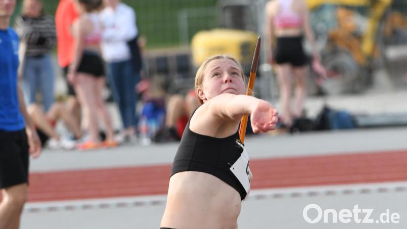 Ronja Melzner trainiert seit einem Jahr bei der LG Stadtwerke München. Beim Abendsportfest des ZHS München entstand diese Aufnahme. Bild: Claus Habermann/exb