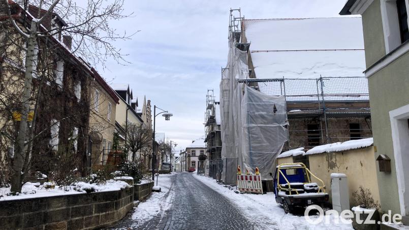 Die jüngste Sitzung des Stadtrates machte deutlich: Am Höhenniveau der Trautenbergstraße wird nicht gerüttelt und im ehemaligen &quot;Lenzbräu&quot; (rechts) wird die erste &quot;Open Library&quot; der Oberpfalz entstehen. Bild: stg