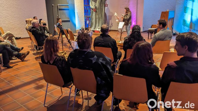 Andächtig lauschten die Zuhören den Musikstücken beim Benefizkonzert. Bild: Begegnungscampus/exb