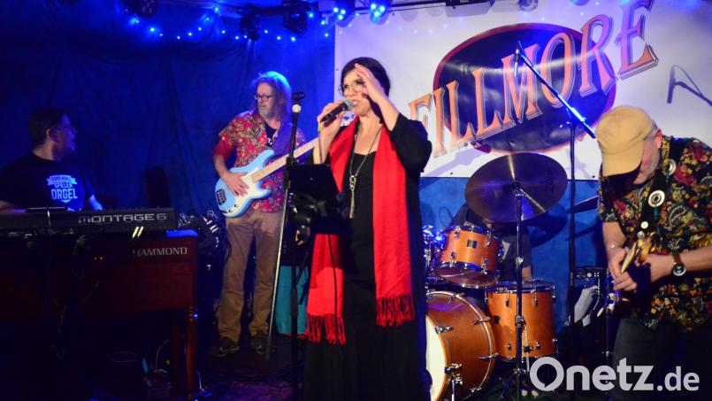 &quot;Fillmore&quot; spielt auf der &quot;Live Stage&quot;. Die Band steht für Rock, Blues und Funk. Bild: Kunz