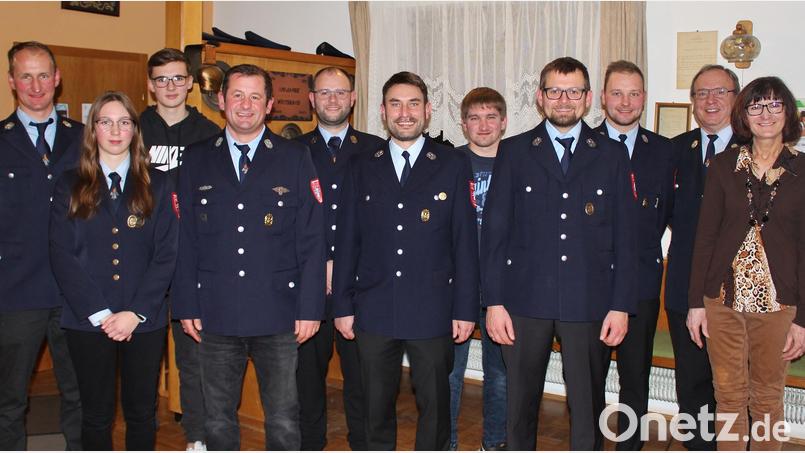 Beim Kameradschaftsabend der Feuerwehr Adlholz werden Leistungsabzeichen vergeben. Bild: M. Rauscher/exb