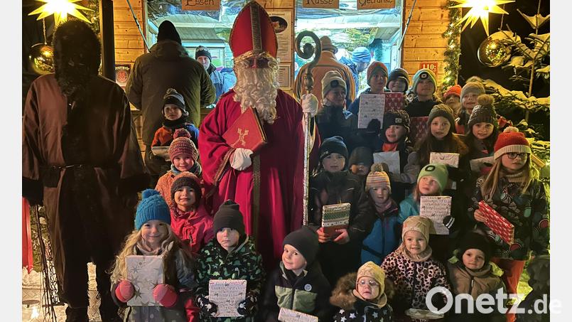 Die Adventskalender haben die Kinder selbst entworfen. Bild: Norbert Kopp/exb