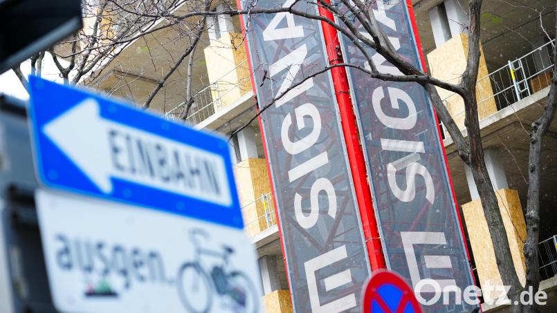 Die Signa-Holding des österreichischen Immobilieninvestors René Benko ist insolvent. Das hat auch Auswirkungen auf die Flosser Baufirma Gollwitzer. Symbolbild: Eva Manhart/dpa