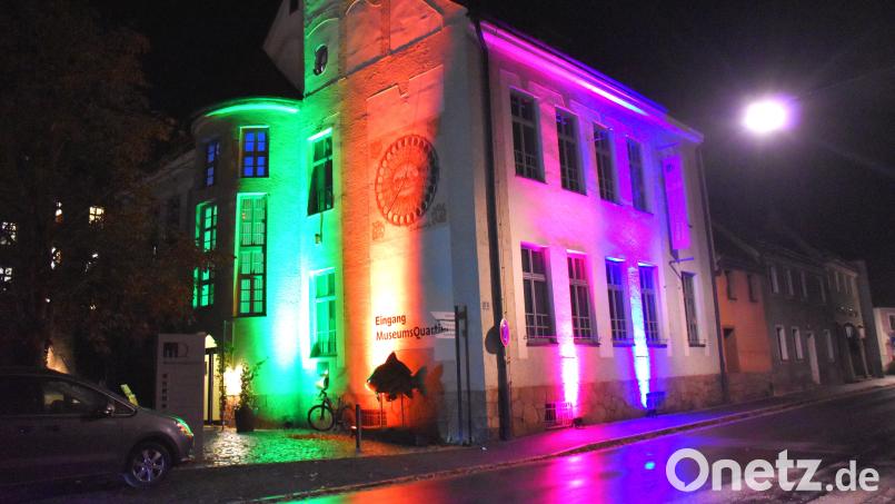 Das Museumsquartier strahlte zur „Langen Museumsnacht“ in bunten Farben. Auch im kommenden Jahr 2024 stehen dort Sonderausstellungen sowie zahlreiche Veranstaltungen an. Archivbild: ubb