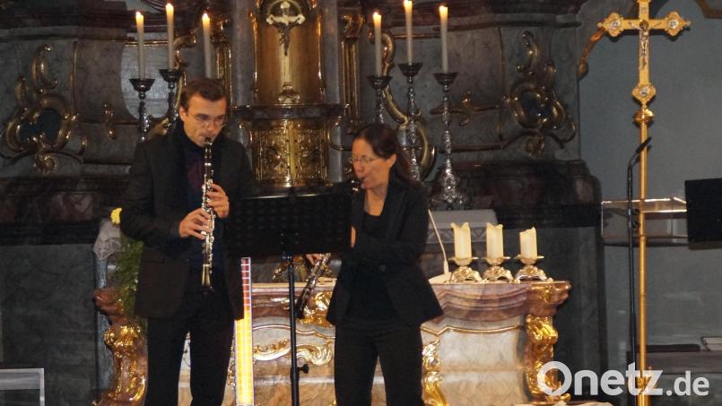 &quot;Zauberhafte Melodien&quot; präsentieren Sayaka Schmuck und Johann-Peter Taferner mit ihren Klarinetten. Bild: wel