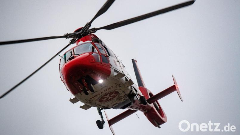 Ein Hubschrauber brachte den Siebenjährigen ins Krankenhaus. Symbolbild: Stefan Sauer/dpa