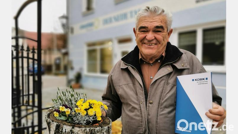 Eine Einladung nach der Kündigung vor 38 Jahren: Konrad Schneeberger (78) aus Oberviechtach freut sich über die Wertschätzung seines früheren Arbeitgebers. Bild: Portner