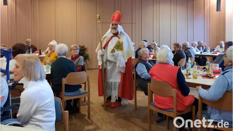 Das Altenwerk St.Georg feiert mit den Pressather Senioren Advent. Bild: Martina Mielke/exb
