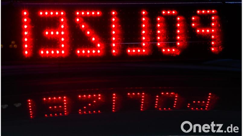 Die Schwarzfahrt eines Ambergers (24) ohne Führerschein endete mit leerem Tank auf der Autobahn. Symbolbild: Petra Hartl