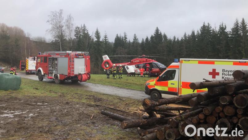 Nach einem Unfall in einem Waldstück nahe Riglasreuth wurde ein verletzter 67-Jähriger per Rettungshubschrauber in ein Krankenhaus gebracht. Bild: obe