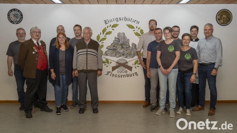 Das von Tanja Preisinger gemalte Vereinsemblem ist Blickfang im renovierten Vereinsheim der Burgschützen Flpossenbürg. Bild: Matthias Frischholz/exb