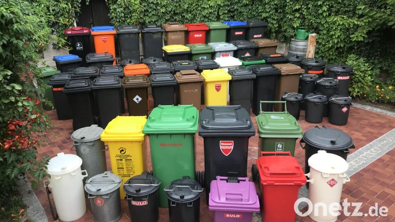 Biotonnen in allen Größen, Formen und Farben. Symbolbild: hka