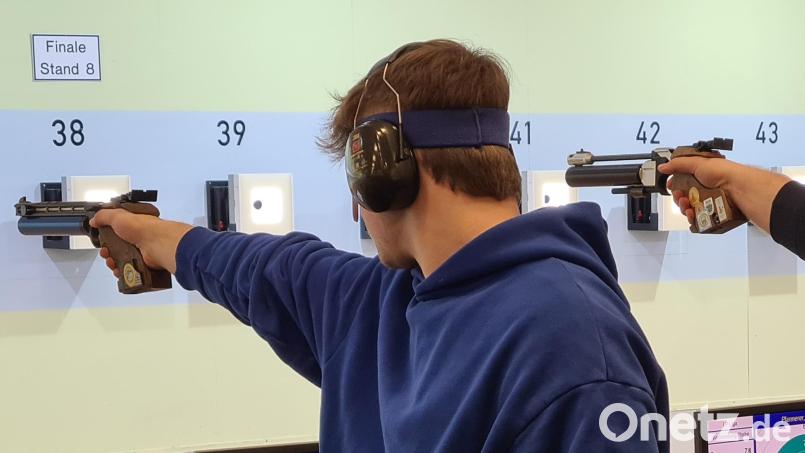 Fabian Plannerer schoss mit 378 Ringen Tagesbestleistung und steuerte zwei wichtige Einzelpunkte für Hubertus Kastl bei. Bild: rwo