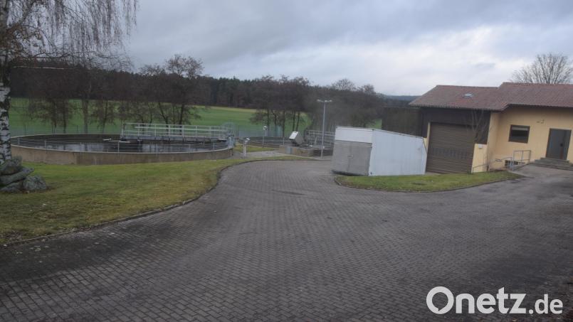 Die Kläranlage in Irchenrieth. Die Kosten, vor allen Dingen für Strom und Klärschlammentsorgung, sind stark gestiegen. Darum war eine Gebührenerhöhung unausweichlich, erläuterte Bürgermeister Josef Hammer Bild: fz