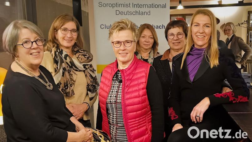 Sie leiten in den kommenden zwei Jahren die Geschicke des Soroptimist-Clubs Amberg-Sulzbach (von links): Susan Batten-Seidl, Andrea Huber-Jödicke, Beate Mastel, Susanne Schwab, Andrea Frauendorfer und die Präsidentin Heidi Heckmann. Bild: Susan Batten-Seidl