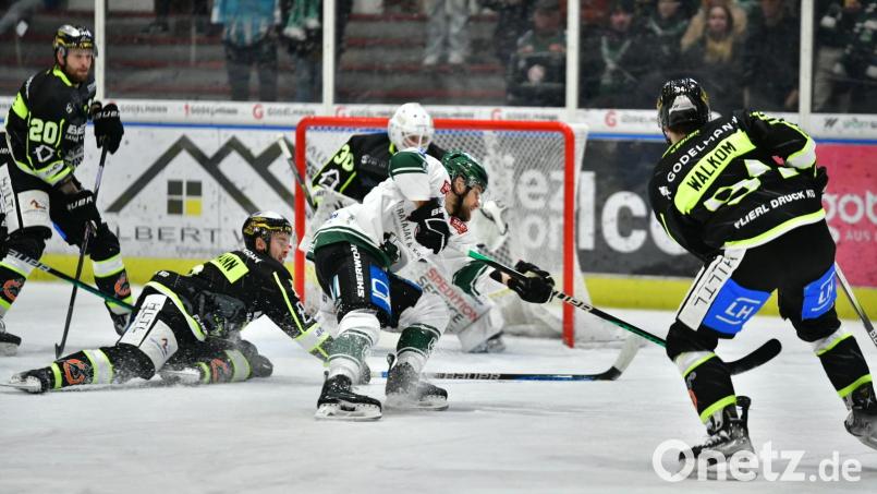 Der ERSC Amberg will im Sonntag-Spiel gegen den EHC Klostersee defensiv gut stehen. Bild: A.&amp; J. Pastuska
