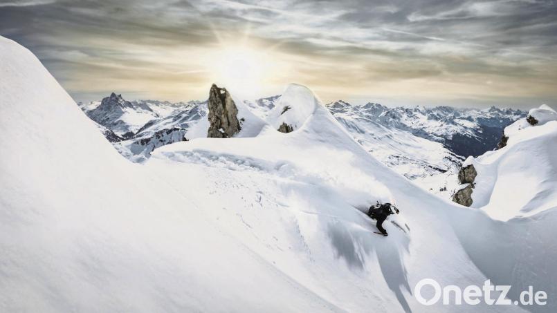 Alpine Tiefschneeträume am Arlberg: Solche Abfahrten sind natürlich nur etwas für echte Könnerinnen und Könner. Bild: Ski Arlberg/dpa