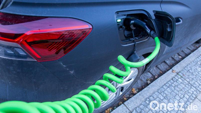 Die Förderung von Elektroautos läuft aus. Bild: Jens Büttner /dpa