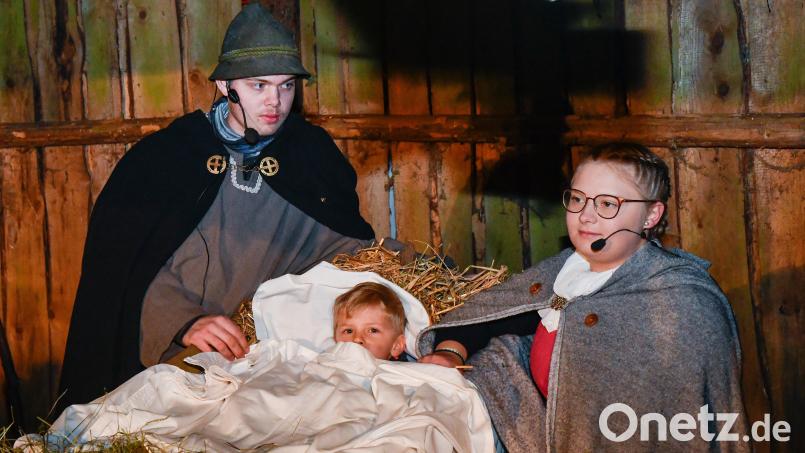 Auch in diesem Jahr gab es bei der Sorghofer Waldweihnacht wieder ein Krippenspiel. Bild: Petra Hartl