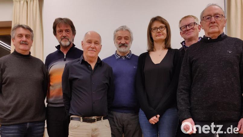 Sie sind zusammen der neue alte Vorstand der AWA: Horst Kraus (von links), Heinz Meinl, Alfons Wanninger, Manfred Lehner, Annette Schönberger, Thomas März-Kronfeld und Klaus Mirz. Bild: lf