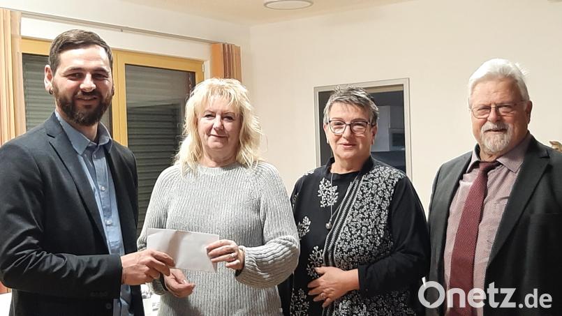 Freude über die Spende herrscht bei (von links): Peter Wasel, Luise Köllner, Ursula Müller, Pfarrer Arnold Pirner. Bild: rgl