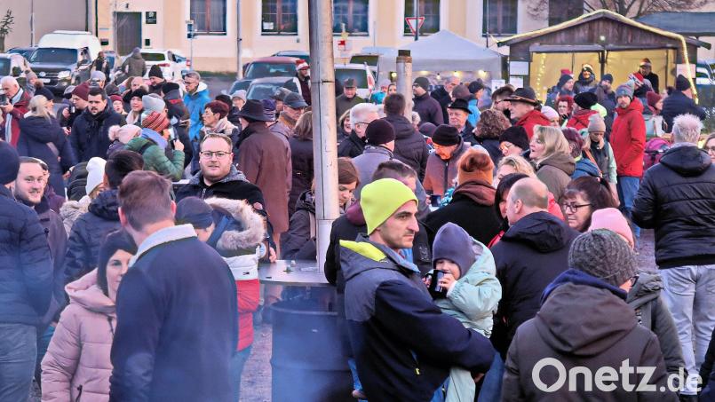 Viele Besucher kamen am Samstag zur Friedenfelser Dorfweihnacht. Bild: bsc