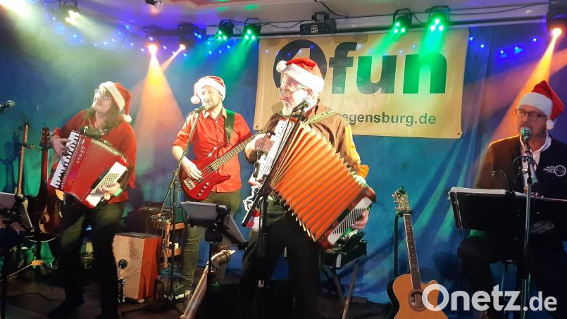 "4 Fun" aus Regensburg beim Weihnachtskonzert. Bild: uz