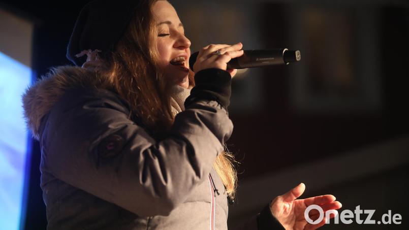 Karaoke auf dem Amberger Weihnachtsmarkt. Das gibt es noch einmal am Mittwoch, 20. Dezember. Archivbild: Wolfgang Steinbacher