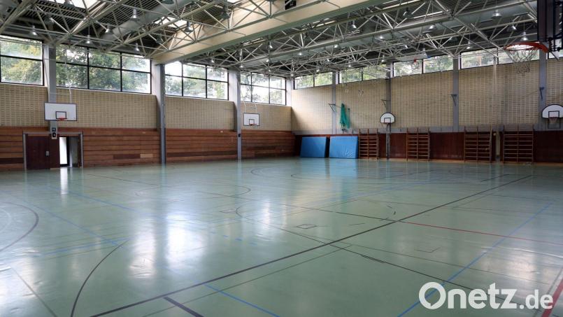 Die Turnhalle des Gymnasiums Neustadt/WN vor der Sanierung. Archivbild: Gerhard Götz