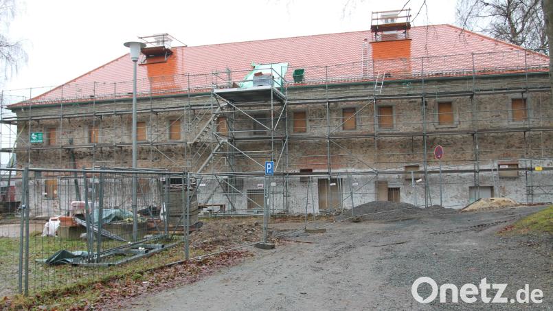 Der Umbau des ehemaligen Forstamtes Vohenstrauß soll 2024 abgeschlossen werden. Bild: pi