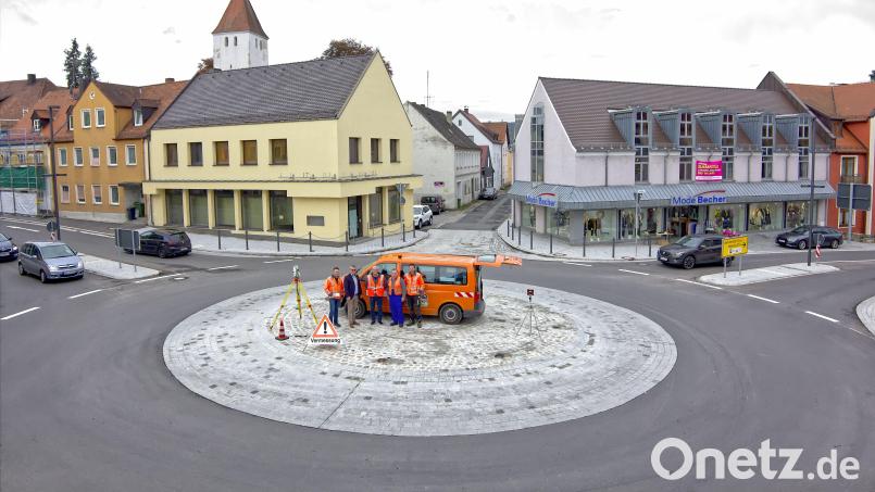 Vermessungsgruppenleiter Robert Feldbauer, Bürgermeister Martin Birner, die beiden neuen Feldgeschworenen Alois Fleischmann und Konrad Hoch sowie Matthias Hammerl (von links) freuen sich, dass nun wieder klare Eigentumsverhältnisse herrschen. 

Beste Bild: Juergen Richthammer/exb