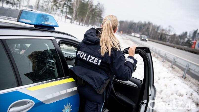 Zwei Jugendliche haben am Dienstag versucht, 170 erlaubnispflichtige Böller auf ihrem Fahrrad nach Deutschland zu bringen. Symbolbild: Matthias Balk