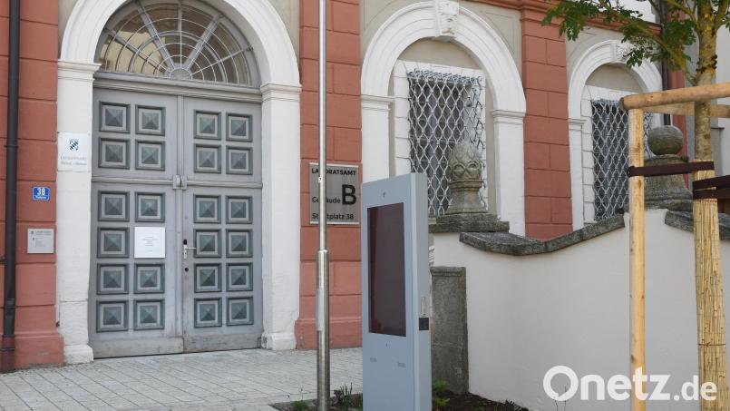 Nach einem Hinweis auf eine potenzielle Gefährdungslage veröffentlichte Neustadts Landrat Andreas Meier einen bemerkenswerten Facebook-Beitrag. Archivbild: Gabi Schönberger