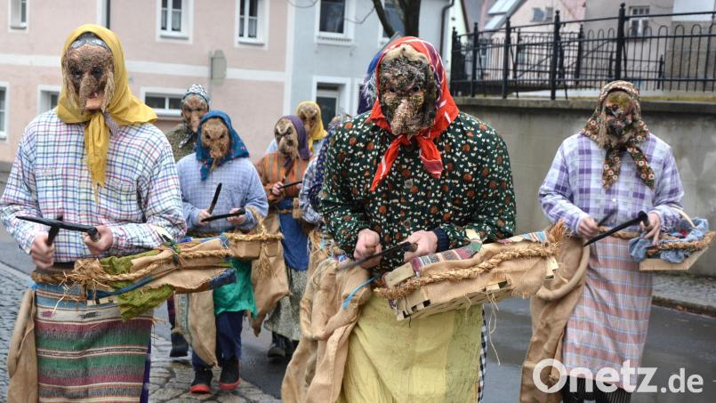 Die Waldspechte ziehen in Konnersreuth ein. Ein schauriges Spektakel. Bild: jr