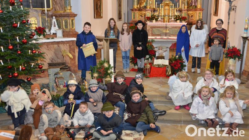 &quot;Nehmt was mit von seiner Liebe, seine Güte, sein Licht. Geht jetzt heim in euer Leben, seid fröhlich und fürchtet euch nicht&quot;, lautete die Botschaft beim Krippenspiel in der Pfarrkirche &quot;Mariä Himmelfahrt in Böhmischbruck.. Bild: dob