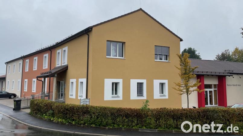 Die energetische Sanierung des Ärztehauses in Neusorg ist abgeschlossen. Das Medizinische Versorgungszentrum &quot;Fichtelnaabtal&quot; soll hier Platz finden. Archivbild: Gemeinde Neusorg/exb