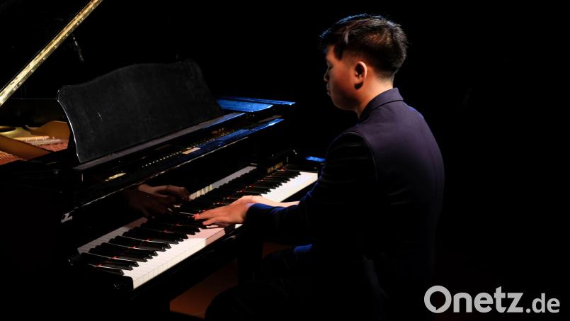 David Bui (11a) interpretierte virtuos den Liebestraum Nr. 3 von Franz Liszt. Bild: Andreas Billner/exb