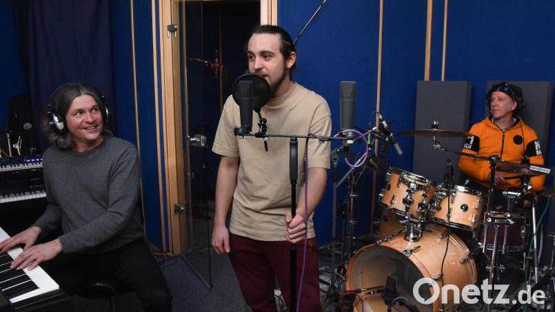 Die Amberger Soulband Tanquoray nimmt derzeit ihr neues Album &quot;Soulicana&quot; im Kickstreet-Studio im Musikomm auf. Finanzieren wollen die Mitglieder es mit einer Kickstarter-Kampagne. Bild: Stephan Huber