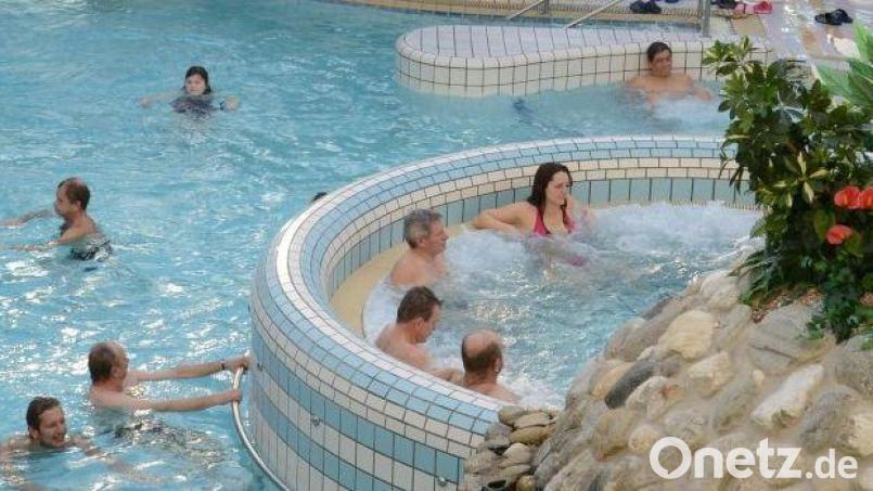 Im Kurfürstenbad Amberg blubbert derzeit in den Whirlpools das Wasser nicht. Die Sprudelfunktion ist außer Kraft. Archivbild: Petra Hartl