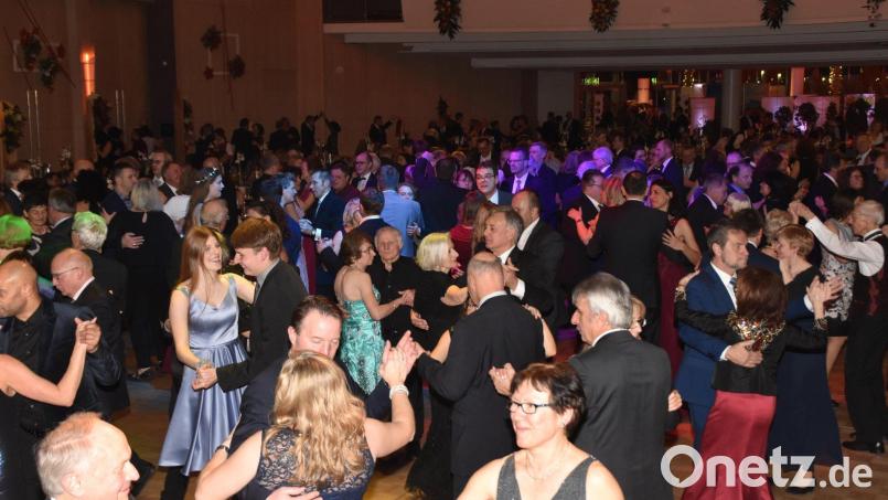 Mit den Schwarz-Weiß-Bällen geht es jetzt Schlag auf Schlag. Mit dabei auch der Blumenball (hier ein Bild von 2020) am 20. Januar. Bild: hcz