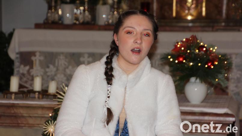Die erst 18-jährige Opernsängerin Anna Galisova imponierte in Mähring mit ihrer glasklaren Stimme. Bild: kro