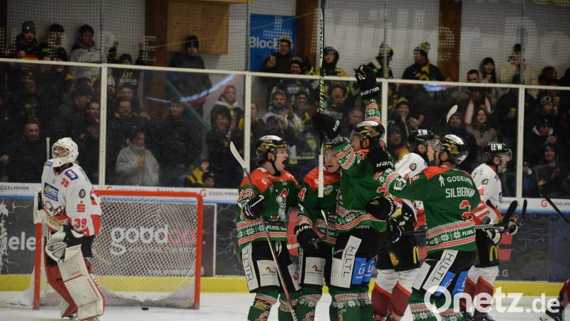 Der Abschluss des Jahres 2023 war für den ERSC Amberg mit vier Siegen in Folge sehr erfolgreich (Szene aus der Partie gegen Buchloe, 3:2). Ins neue Jahr starten die Wild Lions mit den Partien gegen Peißenberg und in Dingolfing. Archivbild: brü