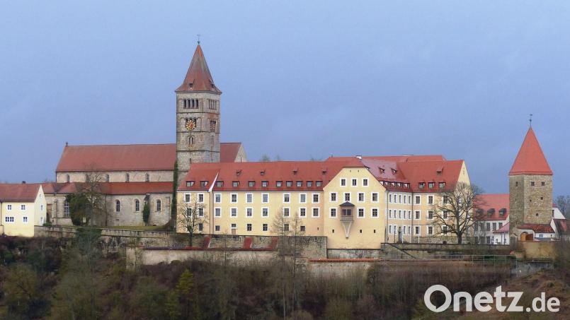 In der Kastler Klosterburg ist nach Umbau und Sanierung im vergangenen Jahr die Polizeihochschule eingezogen. Am Montag, 8. Januar, steht in dem Ort das Kastler Recht an. Bild: jp