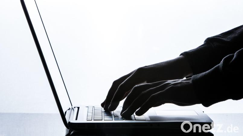 Eine Frau aus Arzberg fiel auf einen Microsoft-Betrüger herein. Bild: Silas Stein/dpa