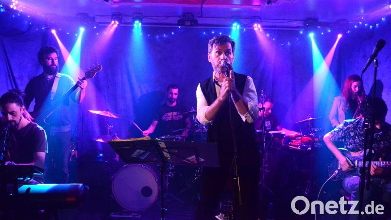 Die "Bourbon Blues Band" hatte bei ihrem Auftritt im Parapluie in Weiden ein "Eric Clapton"-Special im Gepäck. Bild: Kunz