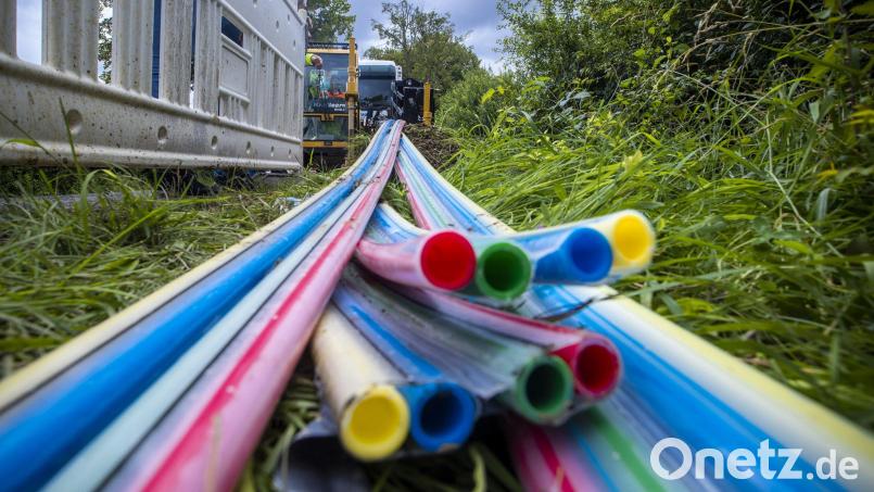 Bis 2030 sollen über 40 Millionen Haushalte in Deutschland mit einem Glasfaseranschluss versorgt sein. Symbolbild: Jens Büttner/dpa