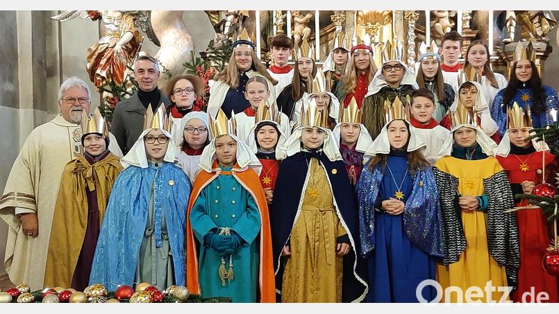 Die Sternsinger in Luhe waren besonders fleißig und sammelten fast 5000 Euro. Bild: rgl